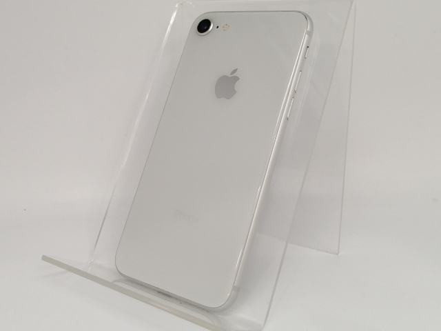 【中古】Apple au 【SIMロック解除済み】 iPhone 8 128GB シルバー MX1E2J/A【新宿東口】保証期間１ヶ月【ランクB】
