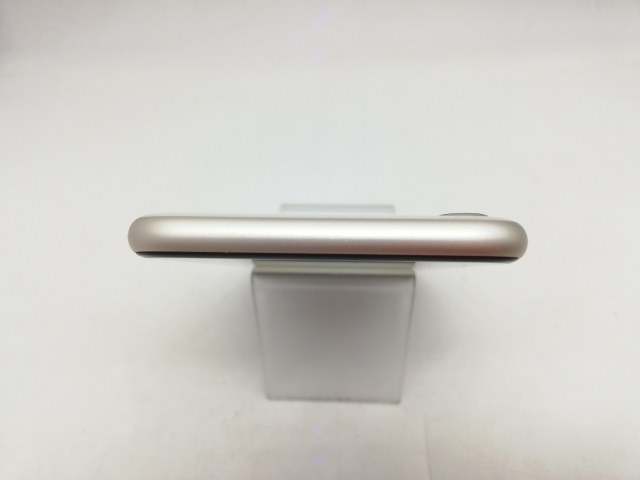 【中古】Apple au 【SIMフリー】 iPhone SE（第3世代） 64GB スターライト MMYD3J/A【秋葉本店】保証期間１ヶ月【ランクC】_2