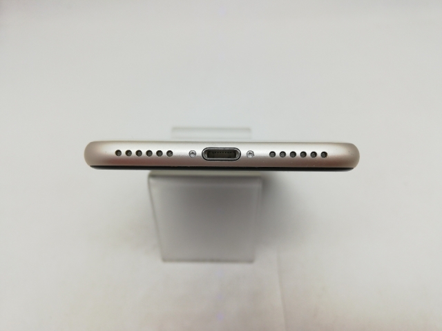 【中古】Apple au 【SIMフリー】 iPhone SE（第3世代） 64GB スターライト MMYD3J/A【秋葉本店】保証期間１ヶ月【ランクC】_4