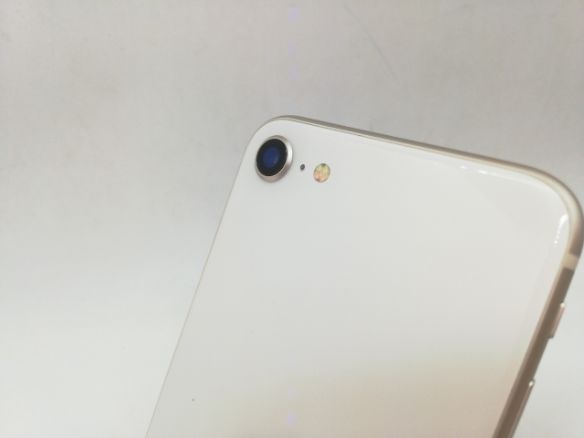 【中古】Apple au 【SIMフリー】 iPhone SE（第3世代） 64GB スターライト MMYD3J/A【秋葉本店】保証期間１ヶ月【ランクC】_6