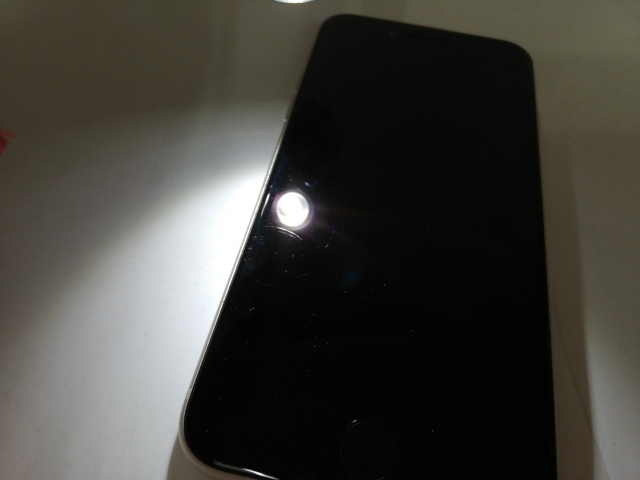 【中古】Apple au 【SIMフリー】 iPhone SE（第3世代） 64GB スターライト MMYD3J/A【秋葉本店】保証期間１ヶ月【ランクC】_9