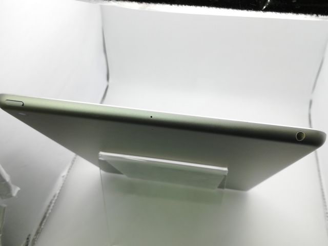 【中古】Apple 【Wi-Fi】 iPad（第8世代/2020） 32GB シルバー MYLA2J/A【仙台イービーンズ】保証期間１ヶ月【ランクC】