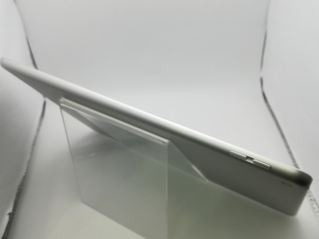 【中古】Apple 【Wi-Fi】 iPad（第8世代/2020） 32GB シルバー MYLA2J/A【仙台イービーンズ】保証期間１ヶ月【ランクC】