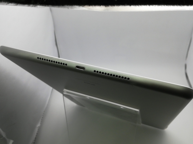 【中古】Apple 【Wi-Fi】 iPad（第8世代/2020） 32GB シルバー MYLA2J/A【仙台イービーンズ】保証期間１ヶ月【ランクC】