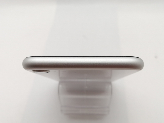 【中古】Apple au 【SIMロック解除済み】 iPhone SE（第2世代） 64GB ホワイト MHGQ3J/A（後期型番）【津田沼】保証期間１ヶ月【ランクC】_2