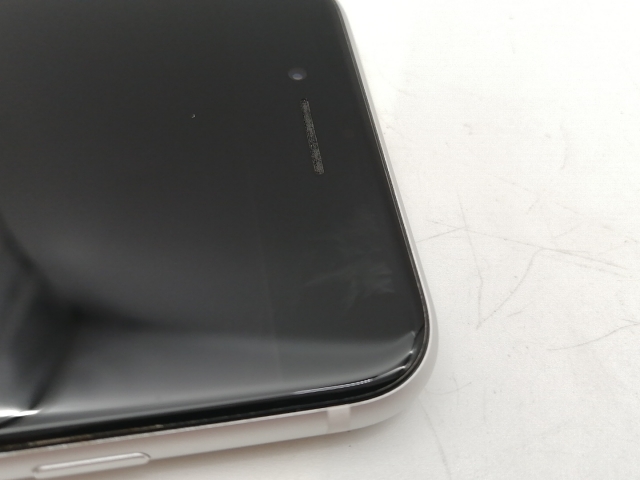 【中古】Apple au 【SIMロック解除済み】 iPhone SE（第2世代） 64GB ホワイト MHGQ3J/A（後期型番）【津田沼】保証期間１ヶ月【ランクC】_7
