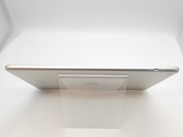 【中古】Apple 【Wi-Fi】 iPad（第6世代/2018） 32GB シルバー MR7G2J/A【高崎モントレー】保証期間１ヶ月【ランクC】_3