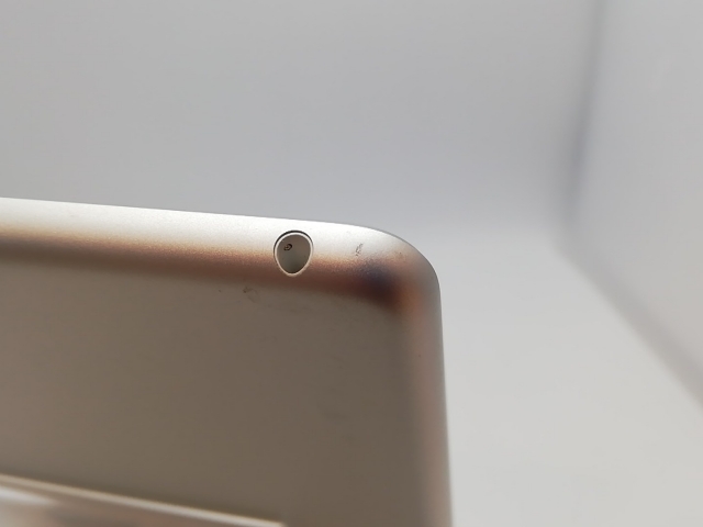 【中古】Apple 【Wi-Fi】 iPad（第6世代/2018） 32GB シルバー MR7G2J/A【高崎モントレー】保証期間１ヶ月【ランクC】_9