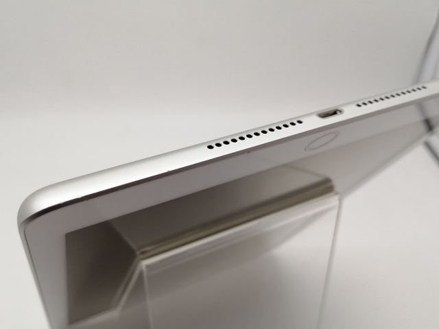 【中古】Apple au 【SIMロック解除済み】 iPad（第6世代/2018） 32GB シルバー MR6P2J/A【なんば】保証期間１ヶ月【ランクC】_6