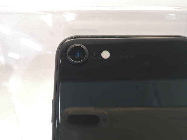 【中古】Apple au 【SIMロック解除済み】 iPhone SE（第2世代） 64GB ブラック MHGP3J/A（後期型番）【川崎駅前】保証期間１ヶ月【ランクB】_6