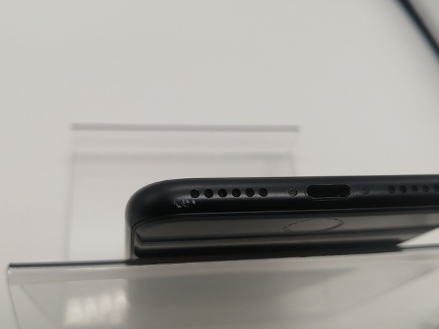 【中古】Apple au 【SIMロック解除済み】 iPhone SE（第2世代） 64GB ブラック MHGP3J/A（後期型番）【池袋東口】保証期間１ヶ月【ランクC】の通販は