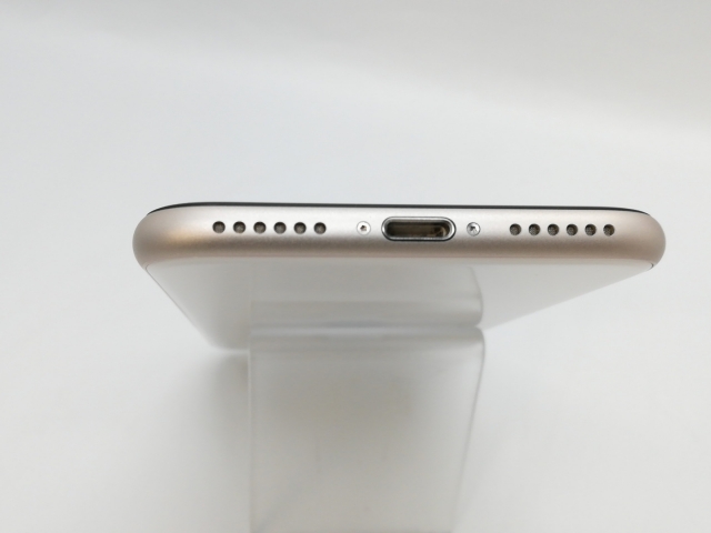 【中古】Apple SoftBank 【SIMフリー】 iPhone SE（第3世代） 128GB スターライト MMYG3J/A【川崎駅前】保証期間１ヶ月【ランクB】_5