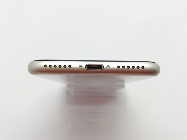 【中古】Apple au 【SIMフリー】 iPhone SE（第3世代） 64GB スターライト MMYD3J/A【立川フロム中武】保証期間１ヶ月【ランクB】_4