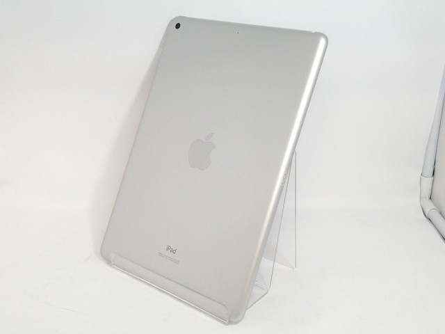 【中古】Apple iPad（第8世代） Wi-Fiモデル 32GB シルバー MYLA2J/A【新宿】保証期間１ヶ月【ランクA】