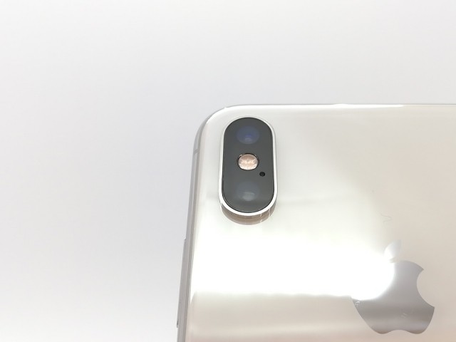 【中古】Apple SoftBank 【SIMロック解除済み】 iPhone XS 64GB シルバー MTAX2J/A【小倉駅前】保証期間１ヶ月【ランクB】の通販は