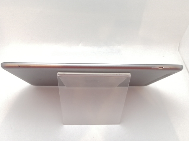 【中古】Apple au 【SIMロック解除済み】 iPad（第6世代/2018） 32GB スペースグレイ MR6N2J/A【津田沼】保証期間１ヶ月【ランクB】_5