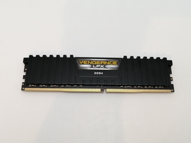 【中古】DDR4 32GB PC4-25600(DDR4-3200)【デスクトップPC用】 【津田沼】保証期間１週間