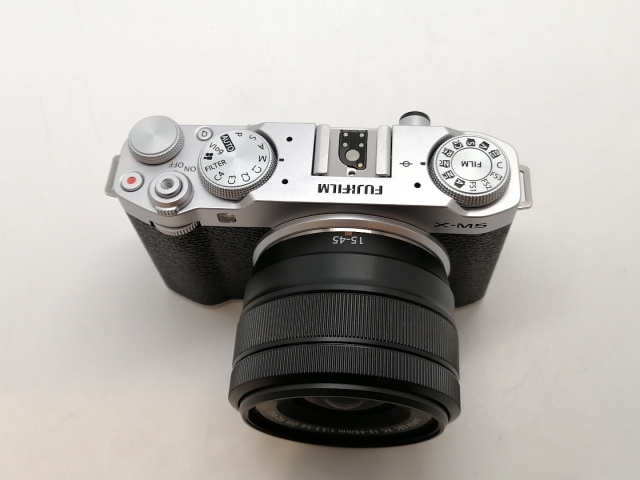 中古】FujiFilm FUJIFILM X-M5 XC15-45mmレンズキット シルバー 