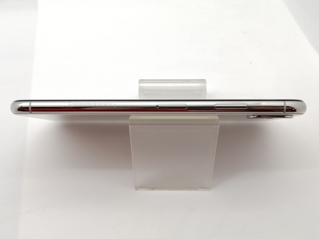 中古】Apple au 【SIMロック解除済み】 iPhone XS Max 512GB シルバー 