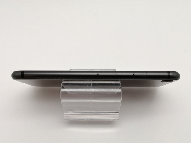 【中古】Apple docomo 【SIMロック解除済み】 iPhone 8 64GB スペースグレイ MQ782J/A【津田沼】保証期間１ヶ月【ランクC】_3