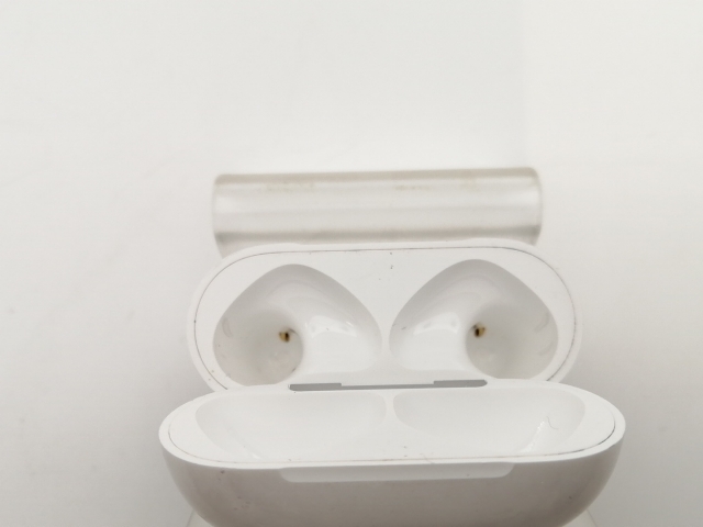 中古】Apple AirPods 4 アクティブノイズキャンセリング搭載 中古】Apple AirPods 4 アクティブノイズキャンセリング搭載