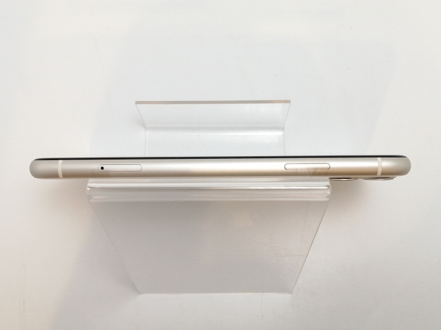 【中古】Apple SoftBank 【SIMロック解除済み】 iPhone 11 64GB ホワイト MWLU2J/A【津田沼】保証期間１ヶ月【ランクC】_3