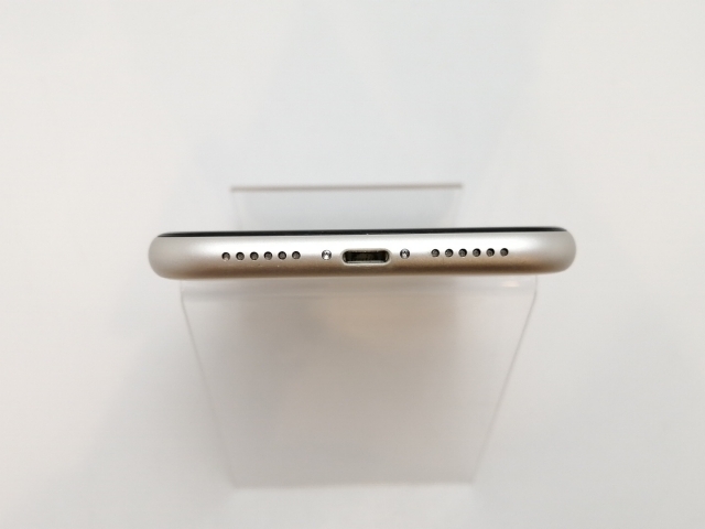 【中古】Apple SoftBank 【SIMロック解除済み】 iPhone 11 64GB ホワイト MWLU2J/A【津田沼】保証期間１ヶ月【ランクC】_4