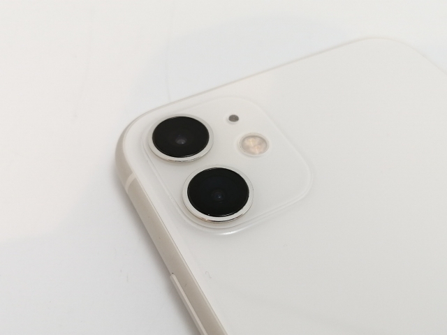 【中古】Apple SoftBank 【SIMロック解除済み】 iPhone 11 64GB ホワイト MWLU2J/A【津田沼】保証期間１ヶ月【ランクC】_6