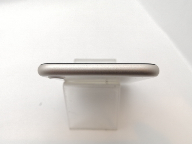 【中古】Apple SoftBank 【SIMフリー】 iPhone SE（第3世代） 64GB スターライト MMYD3J/A【津田沼】保証期間１ヶ月【ランクA】_2