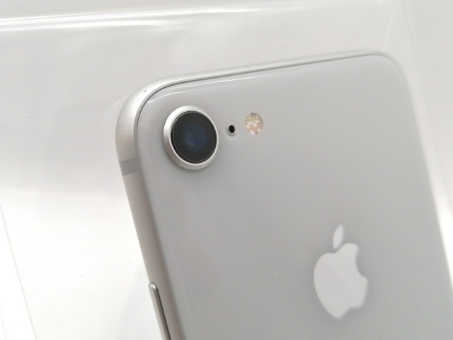 【中古】Apple docomo 【SIMロック解除済み】 iPhone 8 64GB シルバー MQ792J/A【津田沼】保証期間１ヶ月【ランクB】_6
