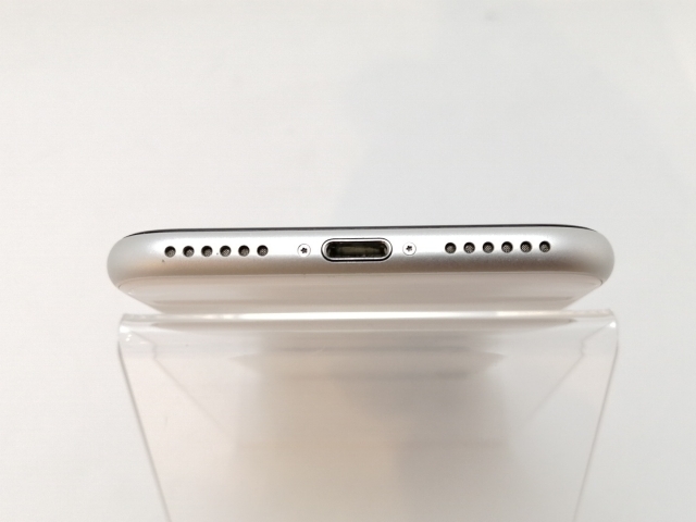 【中古】Apple SoftBank 【SIMロック解除済み】 iPhone SE（第2世代） 64GB ホワイト MHGQ3J/A（後期型番）【津田沼】保証期間１ヶ月【ランクC】_4
