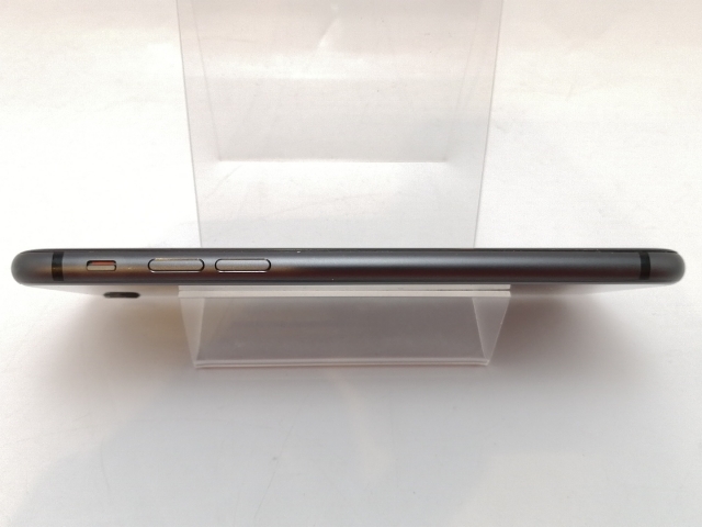 【中古】Apple docomo 【SIMロック解除済み】 iPhone 8 64GB スペースグレイ MQ782J/A【DS秋葉】保証期間１ヶ月【ランクC】_4