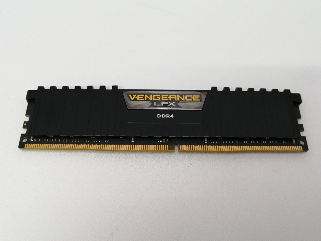 【中古】DDR4 16GB PC4-25600(DDR4-3200)【デスクトップPC用】【川越クレアモール】保証期間１週間