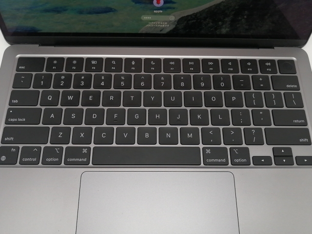 【中古】Apple MacBook Air 13インチ CTO (M2,2022) スペースグレイ M2(CPU:8C/GPU:8C)/8G/256G/30W AC【川越クレアモール】保証期間１ヶ月【ランクA】_5
