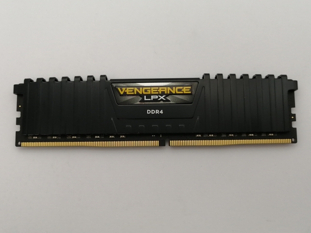 【中古】DDR4 32GB PC4-25600(DDR4-3200)【デスクトップPC用】 【川越クレアモール】保証期間１週間