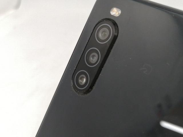 【中古】SONY au 【SIMロック解除済み】 Xperia 10 II ブラック 4GB 64GB SOV43【川越クレアモール】保証期間１ヶ月【ランクB】_6