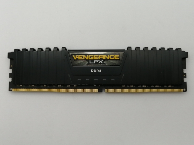【中古】DDR4 32GB PC4-25600(DDR4-3200)【デスクトップPC用】 【川越クレアモール】保証期間１週間
