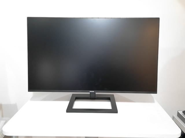 【中古】PHILIPS 27E1N2300AE/11 [27インチ/1920x1080/IPS/非光沢/USB-C/HDMI/120Hz/1ms(MPRT)](2022)【高崎モントレー】保証期間１週間