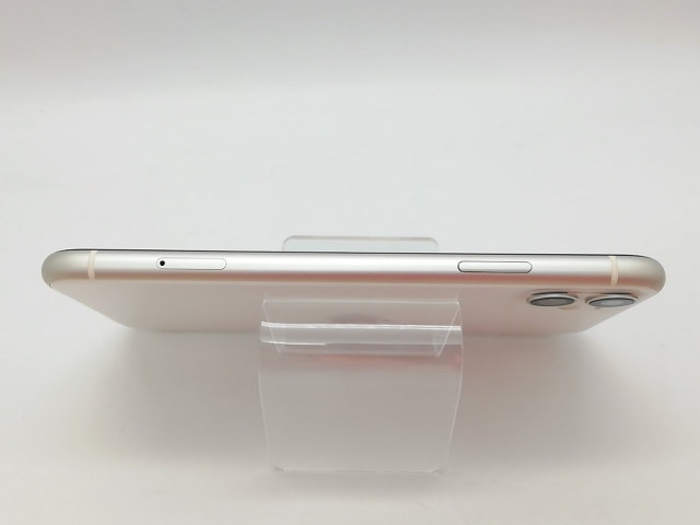 【中古】Apple docomo 【SIMロック解除済み】 iPhone 11 256GB ホワイト MWM82J/A【高崎モントレー】保証期間１ヶ月【ランクC】_4