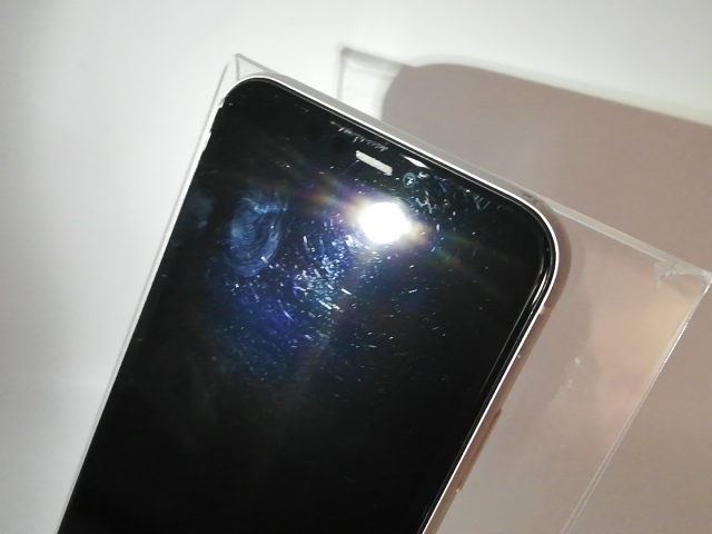 【中古】Apple docomo 【SIMロック解除済み】 iPhone 11 256GB ホワイト MWM82J/A【高崎モントレー】保証期間１ヶ月【ランクC】_8