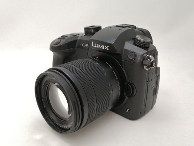 【中古】Panasonic LUMIX GH5 レンズキット DC-GH5M-K ブラック【高崎モントレー】保証期間１ヶ月【ランクC】