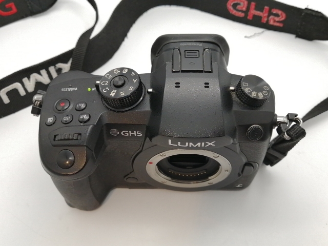 ✨ショット数1052枚✨Nikon D3100 一眼レフカメラ 動作OK 美品 【公式
