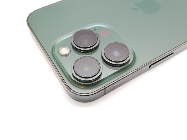 【中古】【赤ロム保証あり】Apple au 【SIMフリー】 iPhone 13 Pro 128GB アルパイングリーン MNDX3J/A【高崎モントレー】保証期間１ヶ月【ランクB】_6