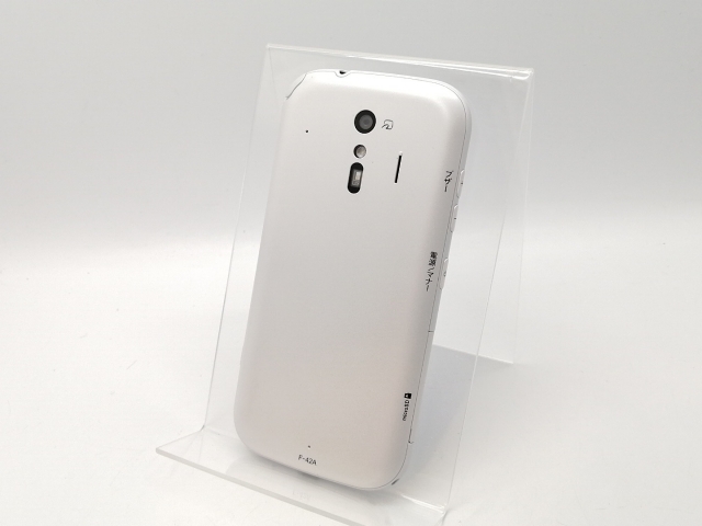 【中古】Fujitsu docomo 【SIMロック解除済み】 らくらくスマートフォン ホワイト 3GB 32GB F-42A【高崎モントレー】保証期間１ヶ月【ランクB】