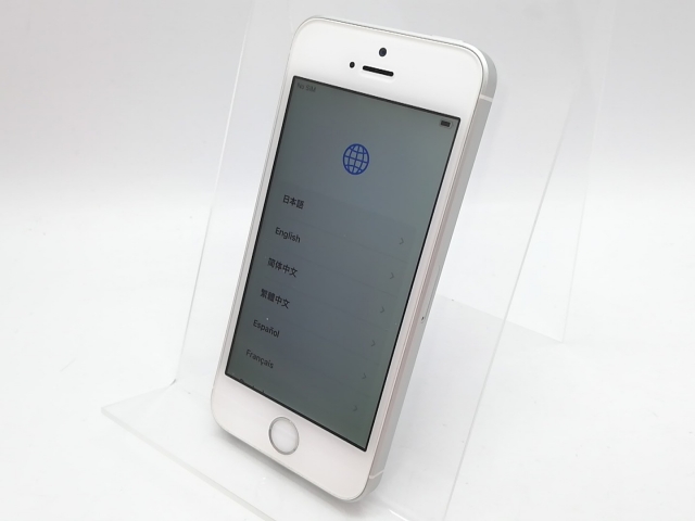 【中古】Apple au 【SIMロック解除済み】 iPhone SE （第1世代） 64GB シルバー MLM72J/A【宇田川】保証期間１ヶ月【ランクC】_1
