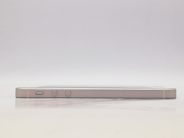 【中古】Apple au 【SIMロック解除済み】 iPhone SE （第1世代） 64GB シルバー MLM72J/A【宇田川】保証期間１ヶ月【ランクC】_7