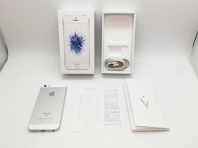 【中古】Apple au 【SIMロック解除済み】 iPhone SE （第1世代） 64GB シルバー MLM72J/A【宇田川】保証期間１ヶ月【ランクC】_9