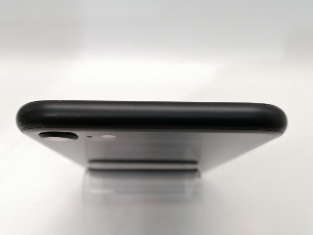 【中古】Apple SoftBank 【SIMロック解除済み】 iPhone SE（第2世代） 64GB ブラック MX9R2J/A【高崎モントレー】保証期間１ヶ月【ランクC】_2