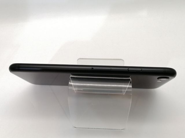 【中古】Apple SoftBank 【SIMロック解除済み】 iPhone SE（第2世代） 64GB ブラック MX9R2J/A【高崎モントレー】保証期間１ヶ月【ランクC】_4