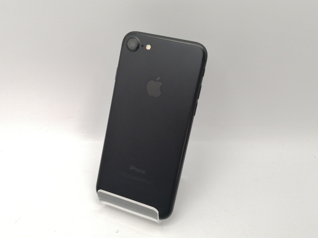 【中古】Apple docomo 【SIMロック解除済み】 iPhone 7 128GB ブラック MNCK2J/A【高崎モントレー】保証期間１ヶ月【ランクC】